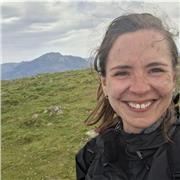 Soy una mujer que a la que le gusta acompañar en el aprendizaje y poder sacar lo mejor de cada uno en el recorrido.